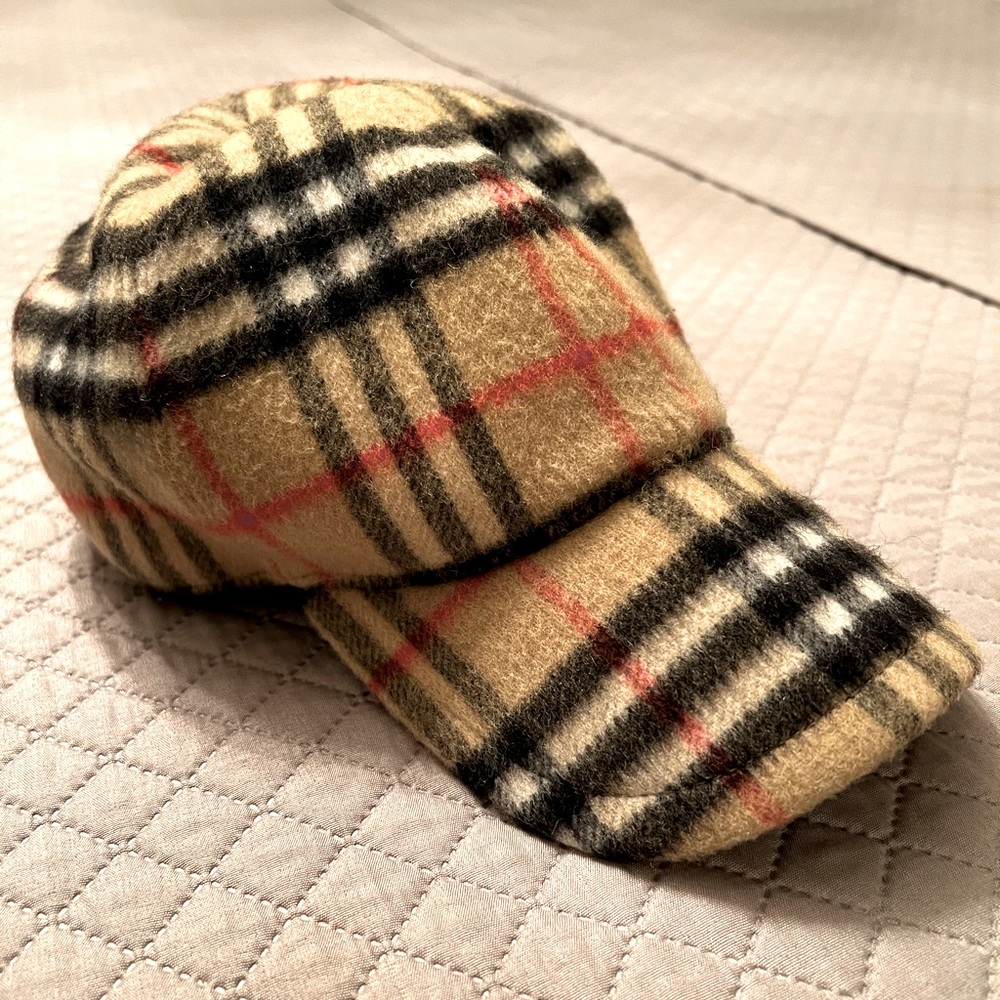 Burberry hat